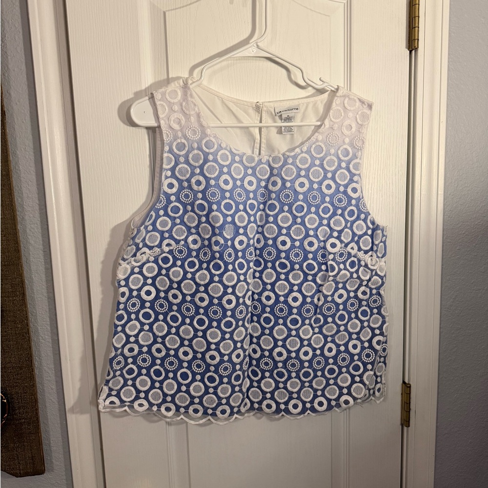 Liz Claiborne Blue and White Patterned Blouse